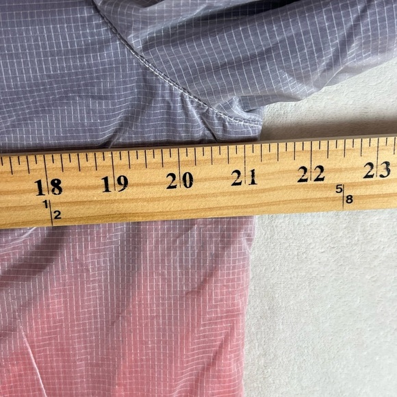 Oakley Medium Y2K INSANE Gradient Pink and Gray Men's Jacket Back Logo EUC - Picture 13 of 15